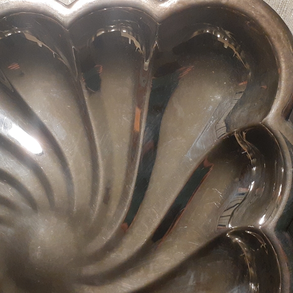 FB Rogers Silverplate Footed Swirled Platter - Picture 2 of 4